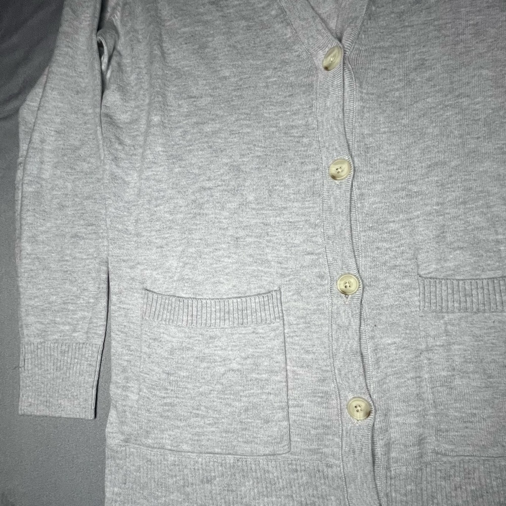 Abercrombie & Fitch Light Gray V-Neck Cardigan - Picture 4 of 10